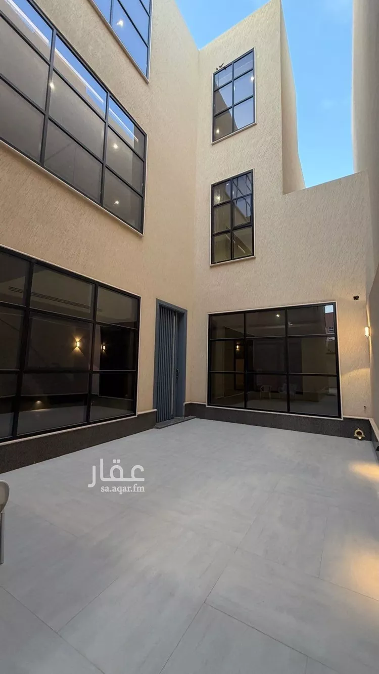 فيلا للبيع في شارع عبدالجبار بن الورد, حي المهدية, مدينة الرياض, منطقة الرياض 22