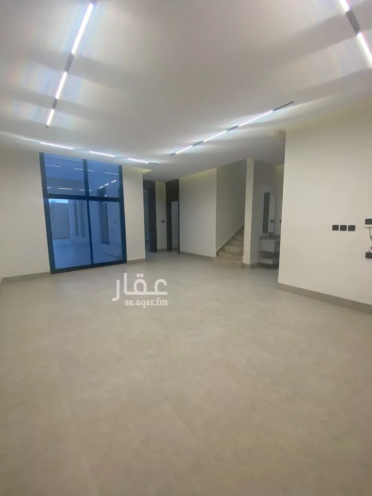 فيلا للبيع في شارع عبدالله النحوي, حي المهدية, مدينة الرياض, منطقة الرياض صورة 3