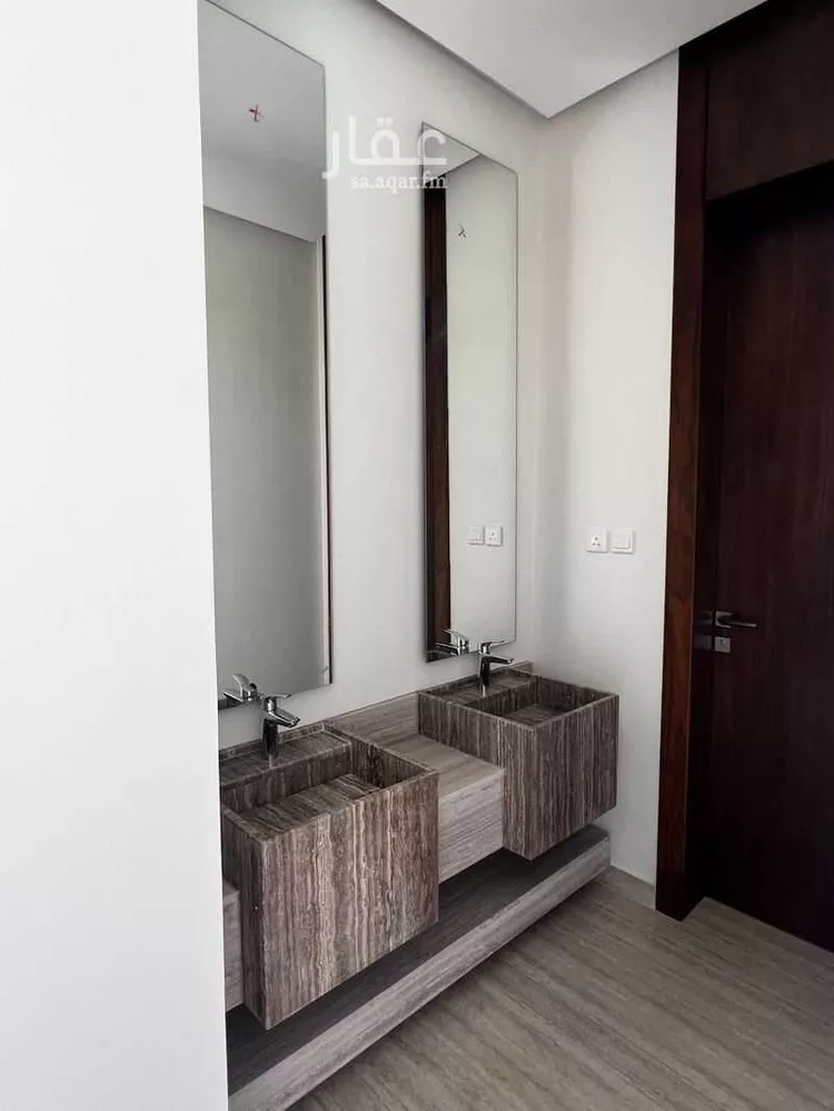 فيلا للبيع في شارع عثمان العبيد, حي القيروان, مدينة الرياض, منطقة الرياض صورة 2