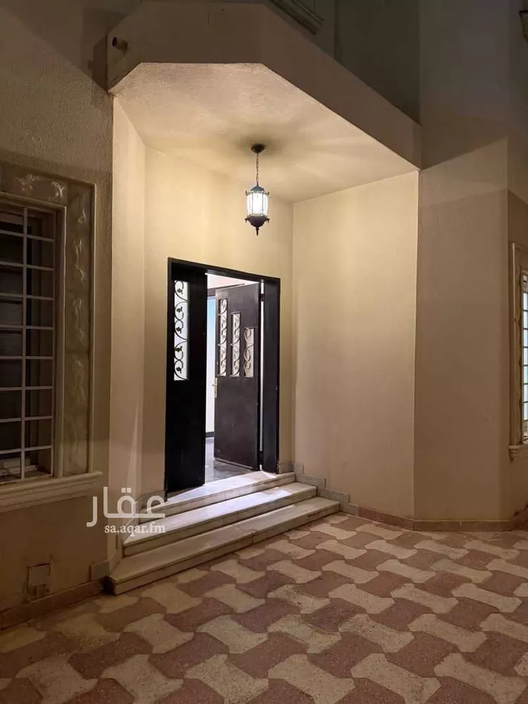 فيلا للبيع في شارع أحمد الكثيري, حي شبرا, مدينة الرياض, منطقة الرياض صورة 2