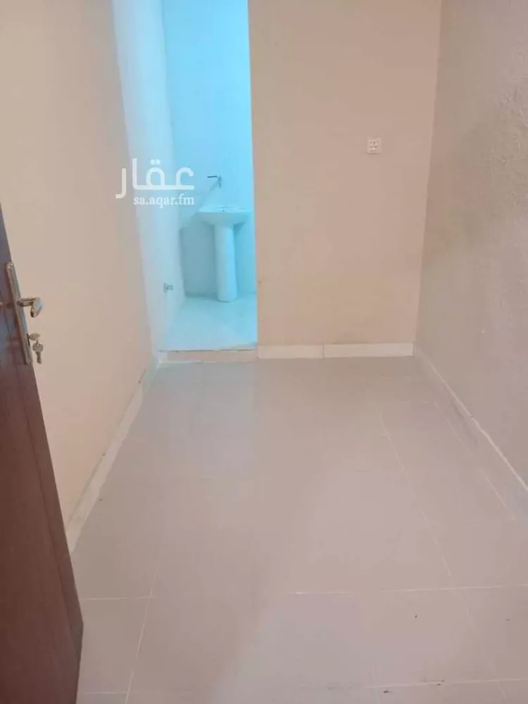 غرفة للإيجار في شارع حويصه بن مسعود ، حي النزهة ، جدة ، جدة