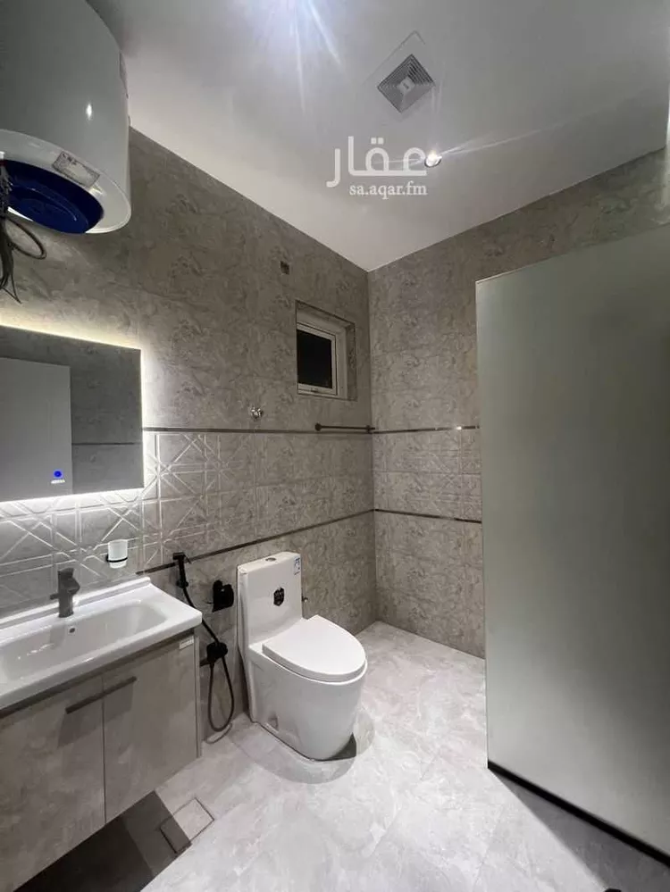 فيلا للبيع في شارع أبو الفضل البيهقي, حي الصفاء, مدينة تبوك, منطقة تبوك صورة 4