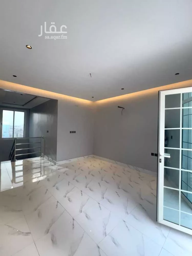 فيلا للبيع في شارع أبو الفضل البيهقي, حي الصفاء, مدينة تبوك, منطقة تبوك صورة 3