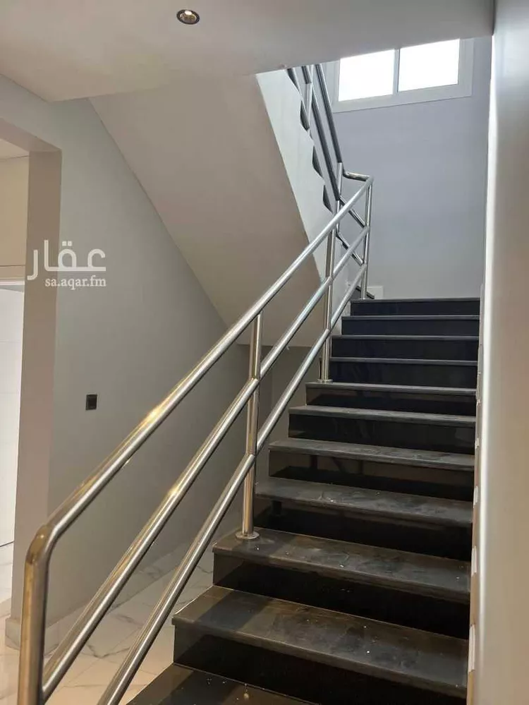 فيلا للبيع في شارع أبو الفضل البيهقي, حي الصفاء, مدينة تبوك, منطقة تبوك صورة 3