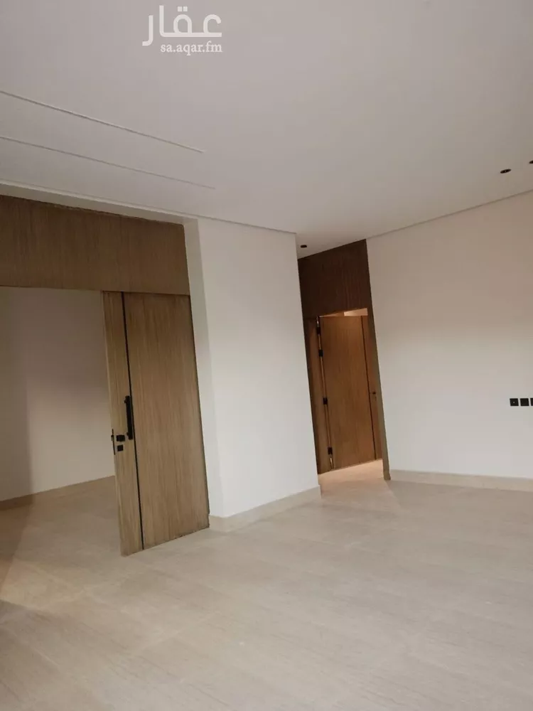 Floor for Sale in Riyadh Al Khaleej 10
