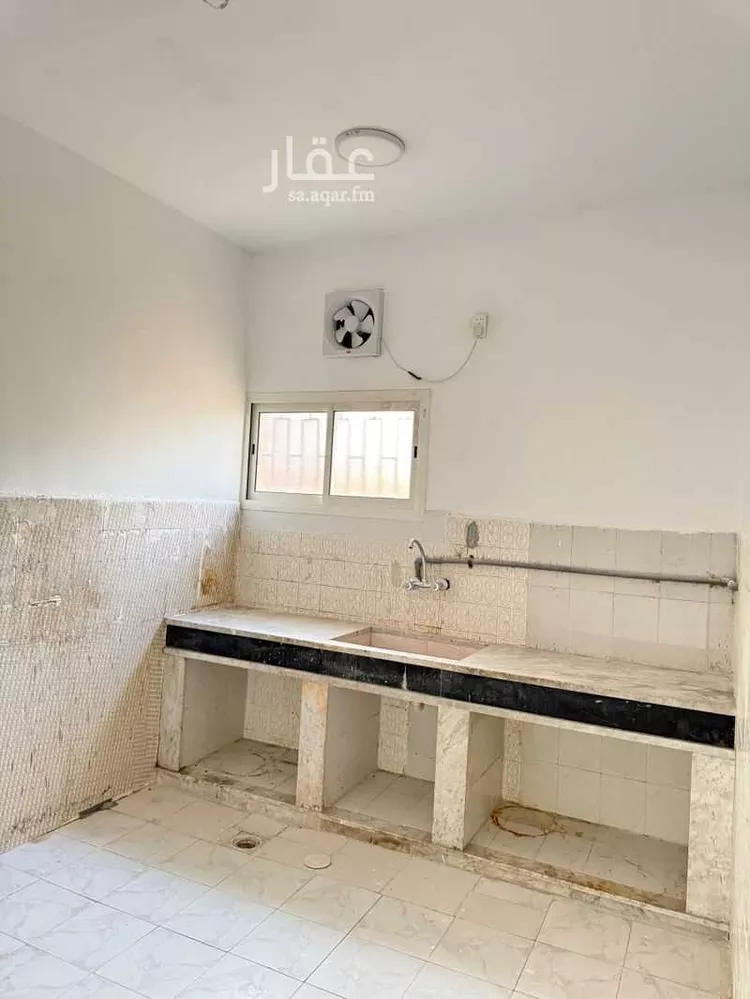 عمارة للبيع في شارع الخماسين, حي القادسية, مدينة الدمام, المنطقة الشرقية 6