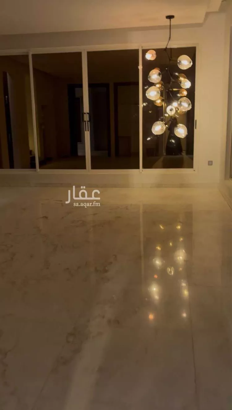 فيلا للبيع في شارع رقم 528, حي الملقا, مدينة الرياض, منطقة الرياض 1 صورة