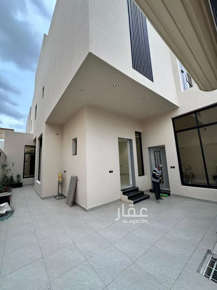 فيلا للبيع في شارع حسين الحبشي, حي العريجاء الغربي, مدينة الرياض, منطقة الرياض صورة 3