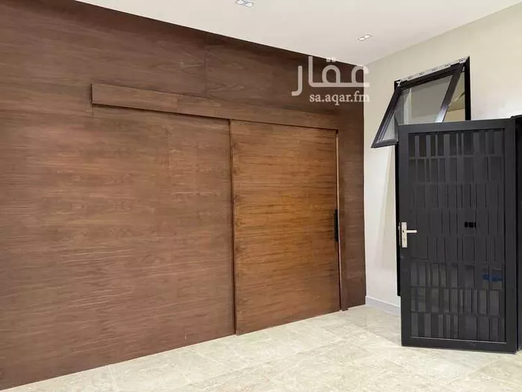 فيلا للبيع في شارع أحمد بن محمد الشعبي, حي المهدية, مدينة الرياض, منطقة الرياض صورة 4