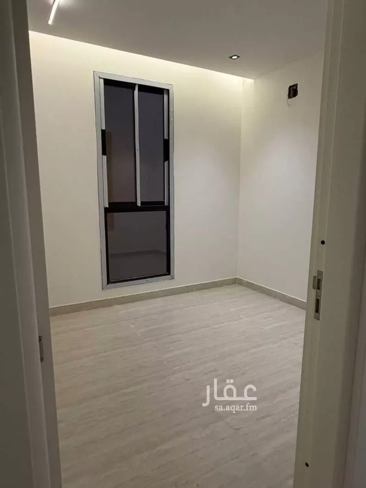 فيلا للبيع في شارع يعقوب بن أبي الفضل, حي عكاظ, مدينة الرياض, منطقة الرياض صورة 4