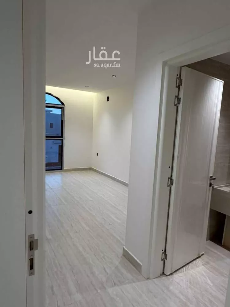 فيلا للبيع في شارع يعقوب بن أبي الفضل, حي عكاظ, مدينة الرياض, منطقة الرياض صورة 3