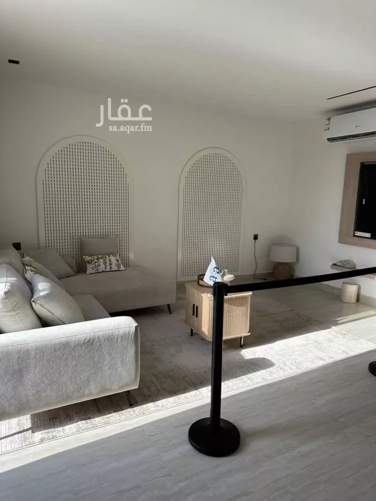 فيلا للبيع في شارع يعقوب بن أبي الفضل, حي عكاظ, مدينة الرياض, منطقة الرياض صورة 4