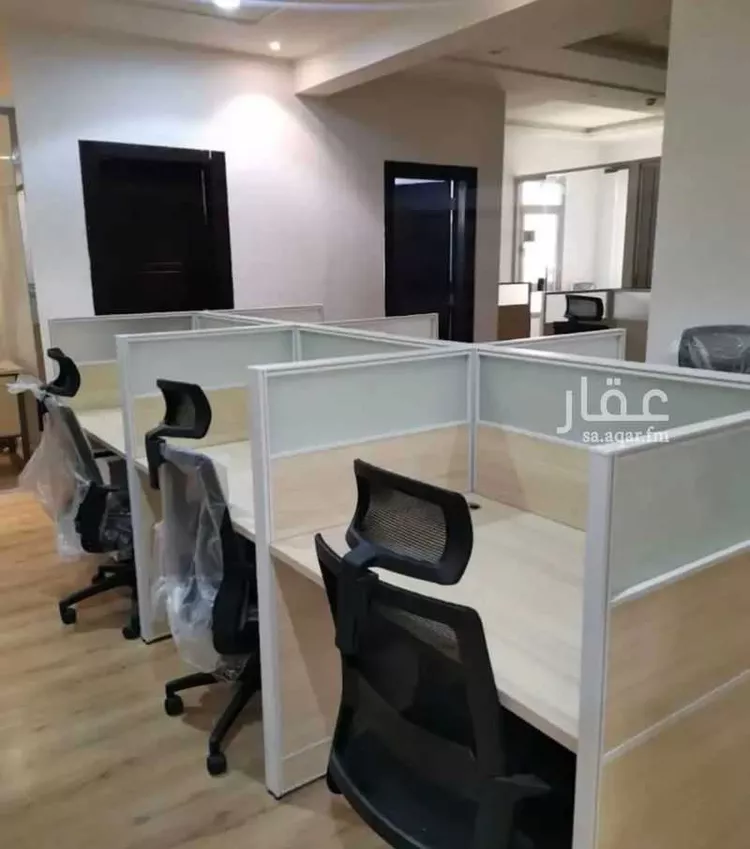 مكتب تجاري للإيجار في شارع ابن كثير, حي الملك عبدالعزيز, مدينة الرياض, منطقة الرياض