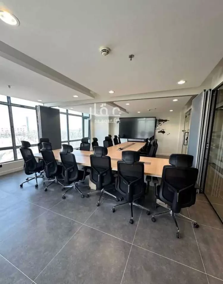 مكتب تجاري للإيجار في شارع ابن كثير, حي الملك عبدالعزيز, مدينة الرياض, منطقة الرياض صورة 2