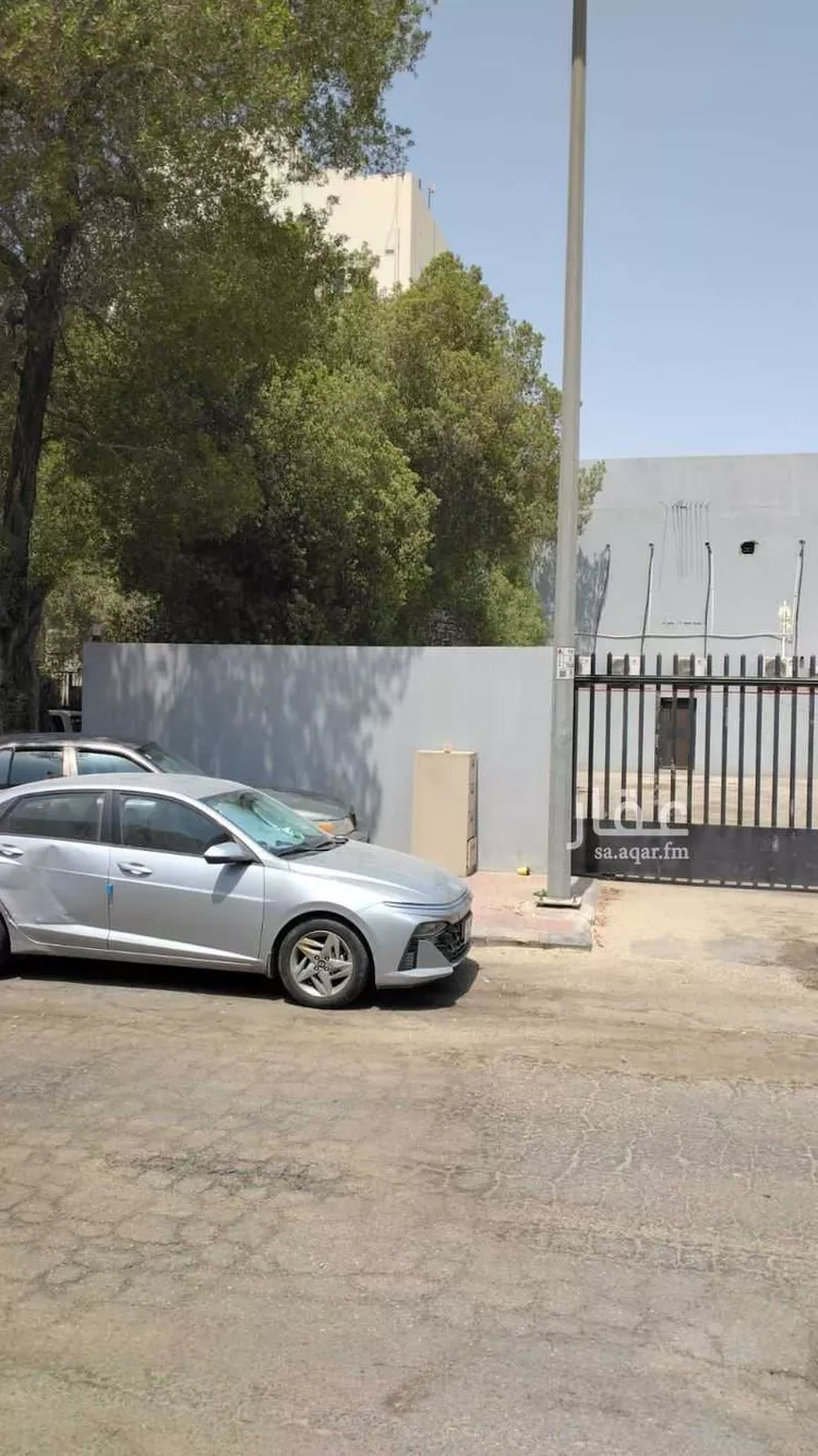 Parking for rent in Dammam Al Etisalat صورة 3