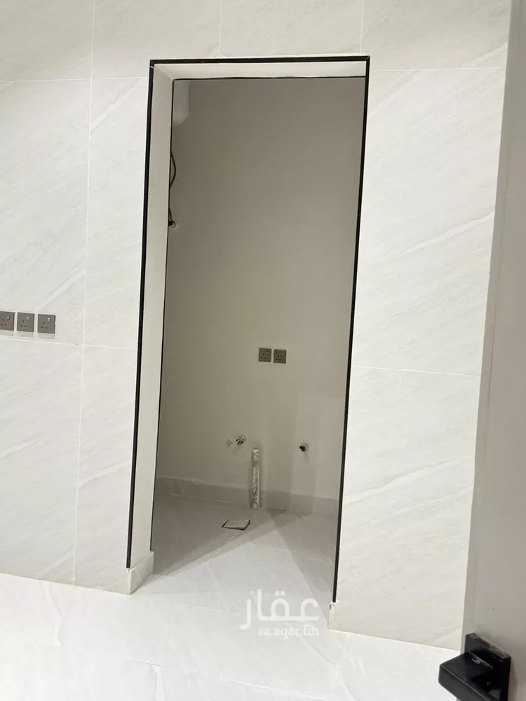 دور للبيع في شارع رقم 75, حي الندوة, مدينة الرياض, منطقة الرياض صورة 4
