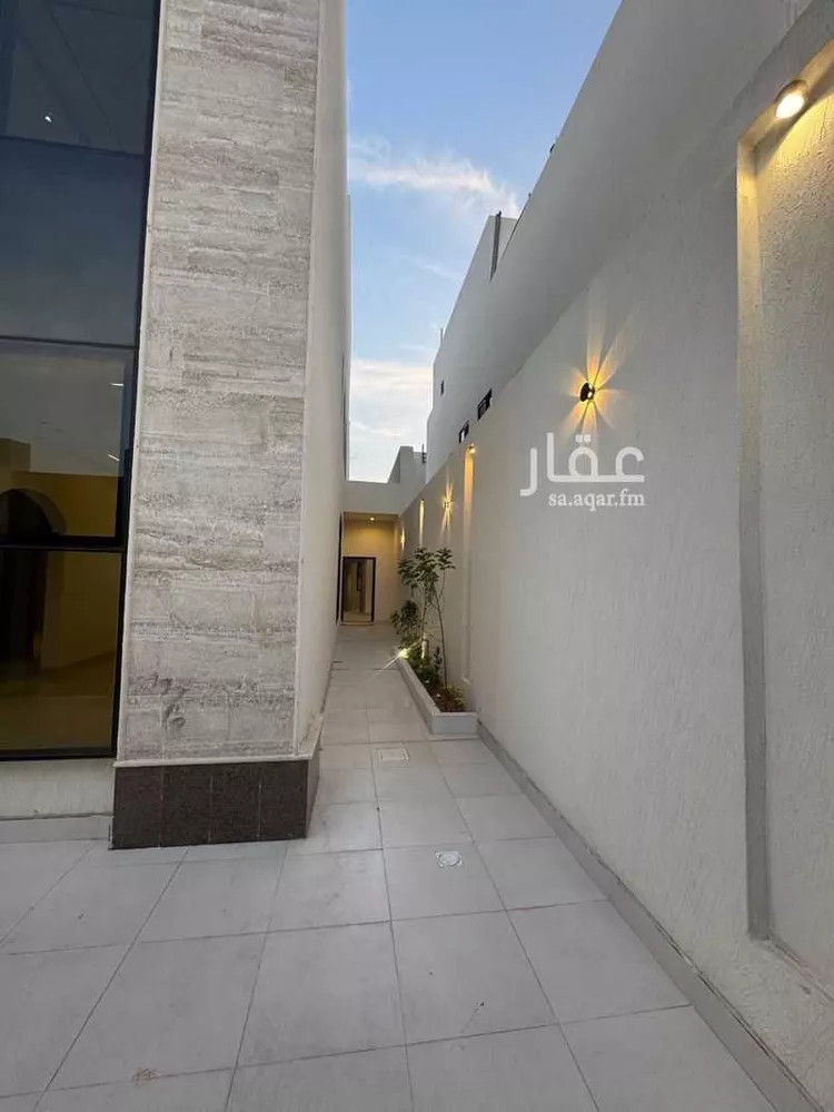 Villa for Sale in Dammam King Fahd 18