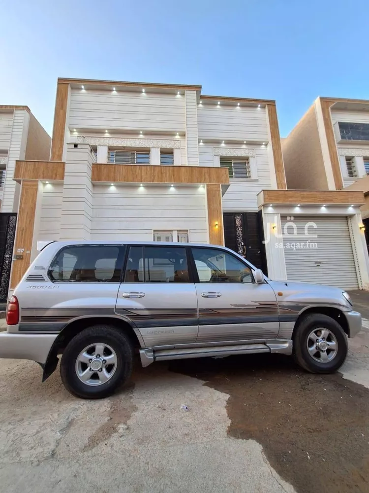 فيلا للإيجار في شارع خارجة بن سعيد, حي الرمال, مدينة الرياض, منطقة الرياض