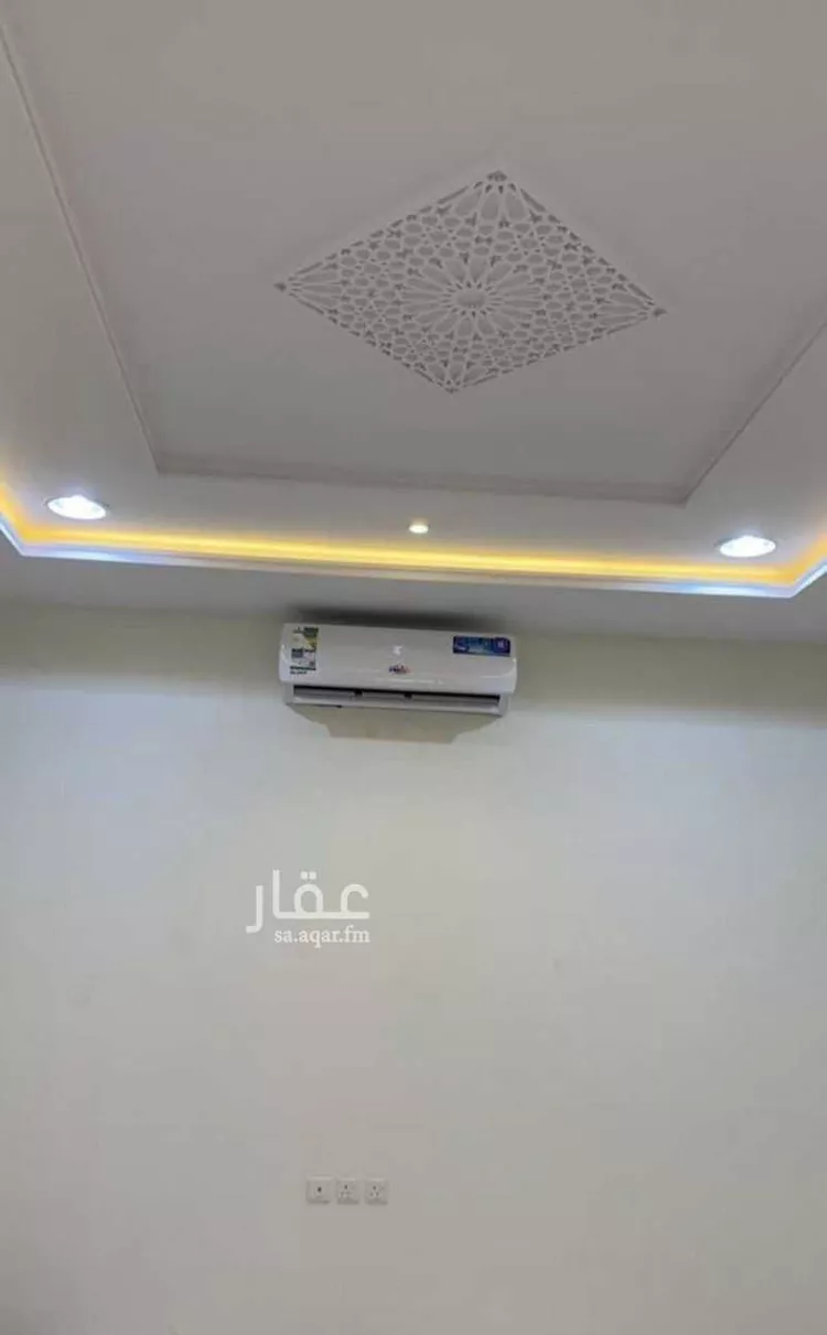 فيلا للبيع في شارع سدوس 977, حي سدوس, مدينة سدوس, منطقة الرياض 8