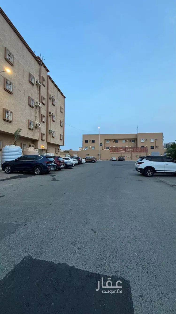 عمارة للبيع في شارع 70 هـ, حي الشاطئ, مدينة جازان, منطقة جازان صورة 2