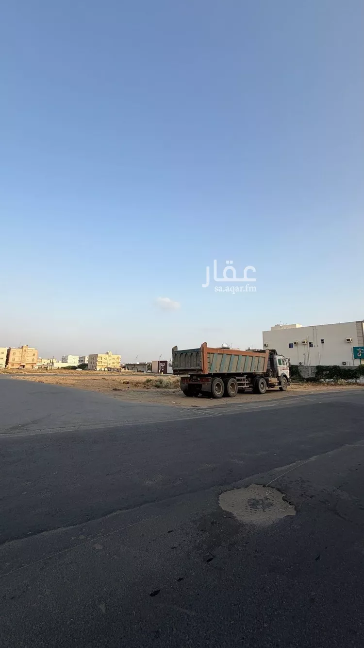 أرض للبيع في شارع الخطه, حي المكرمية, مدينة صامطة, منطقة جازان