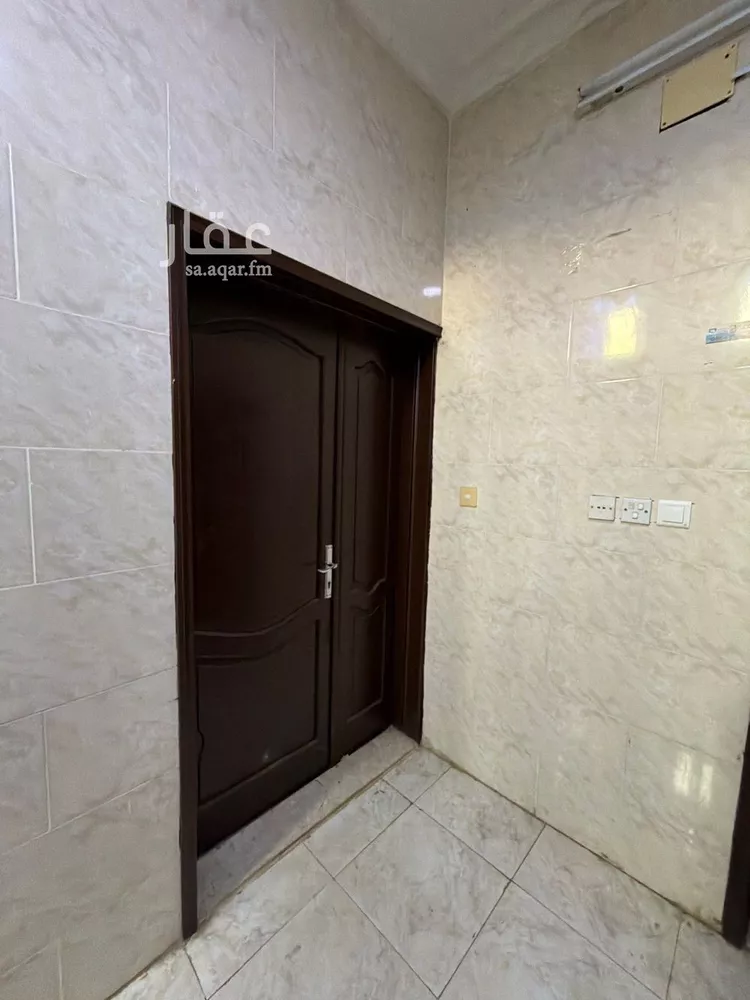 شقة للإيجار في شارع شارع شهيد الدين ثم الوطن احمد عبدالله جبار غزواني, حي المطار, مدينة جازان, منطقة جازان صورة 3