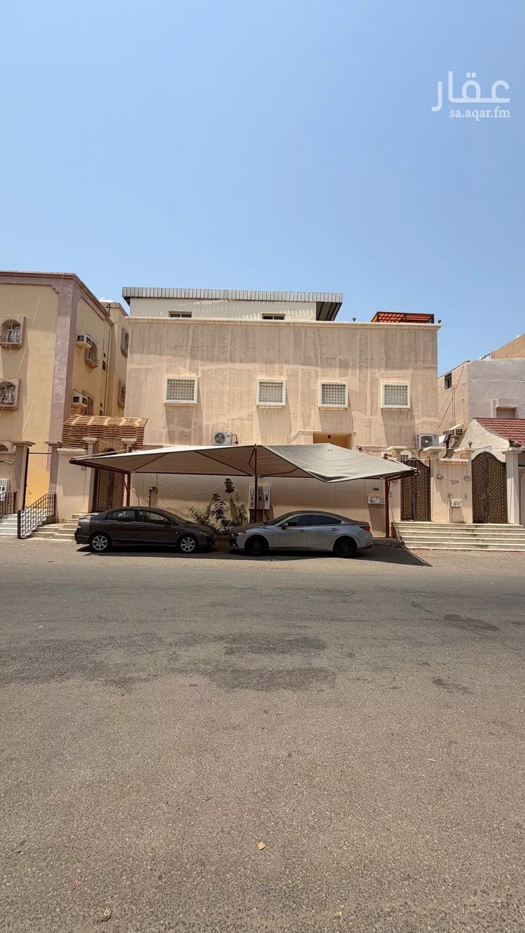 عمارة للبيع في شارع الاوزاعي, حي الشاطئ, مدينة جازان, منطقة جازان