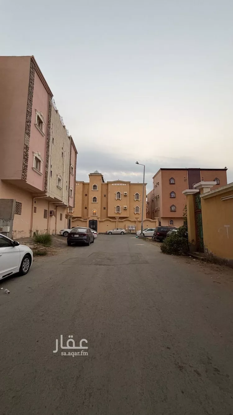 عمارة للبيع في شارع شارع 21 ج, حي الصفاء, مدينة جازان, منطقة جازان صورة 2