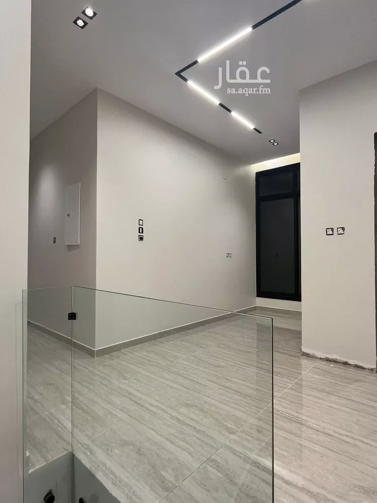 فيلا للبيع في شارع قيس بن الملوح, حي الرمال, مدينة الرياض, منطقة الرياض