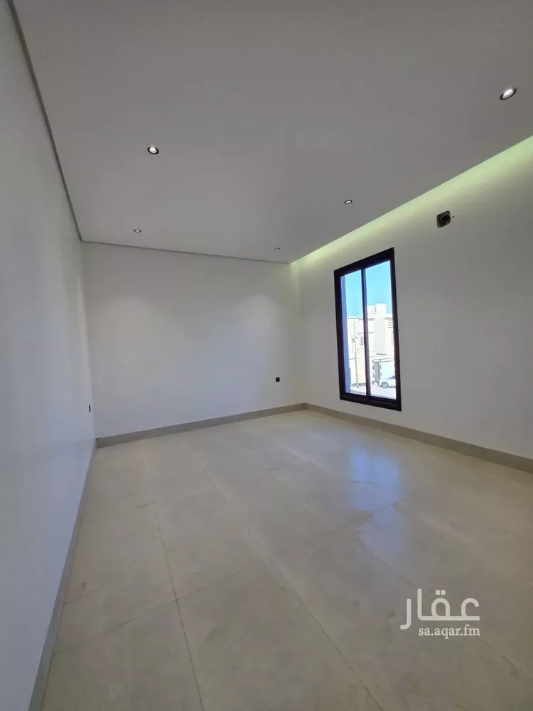 فيلا للبيع في شارع الحكم بن نافع, حي الرمال, مدينة الرياض, منطقة الرياض 8