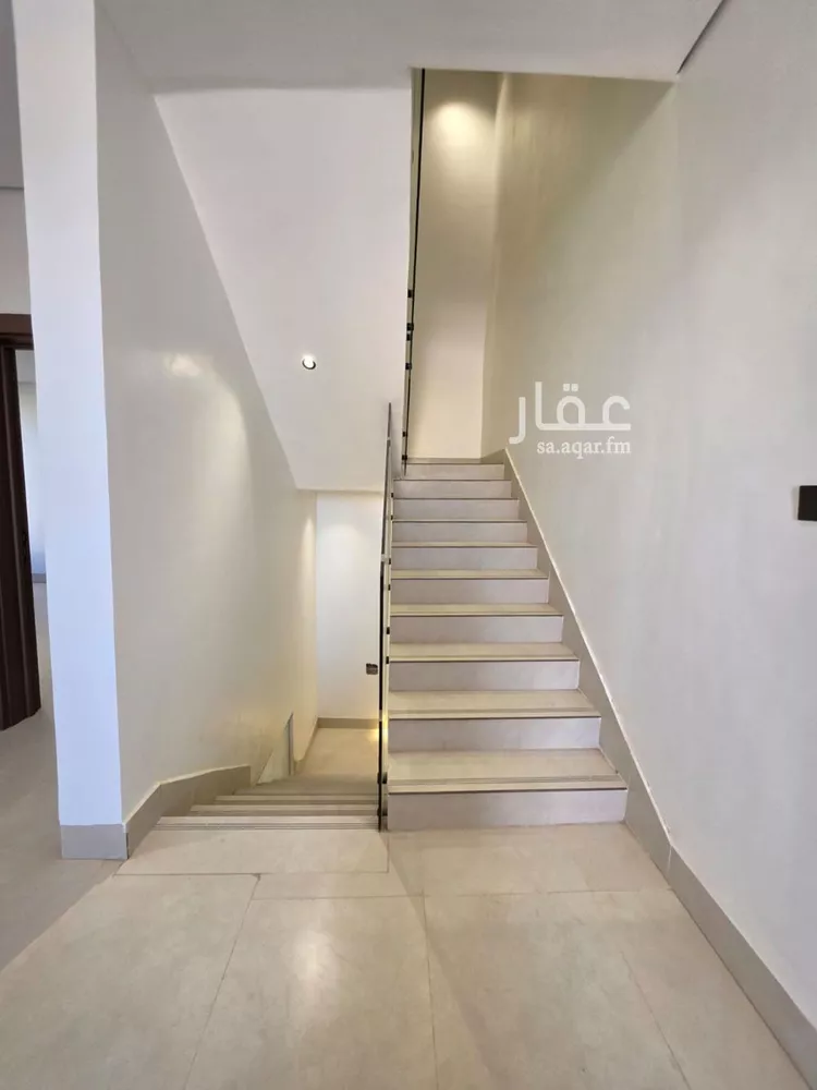 دور للبيع في شارع الحسين الغساني, حي الرمال, مدينة الرياض, منطقة الرياض 8