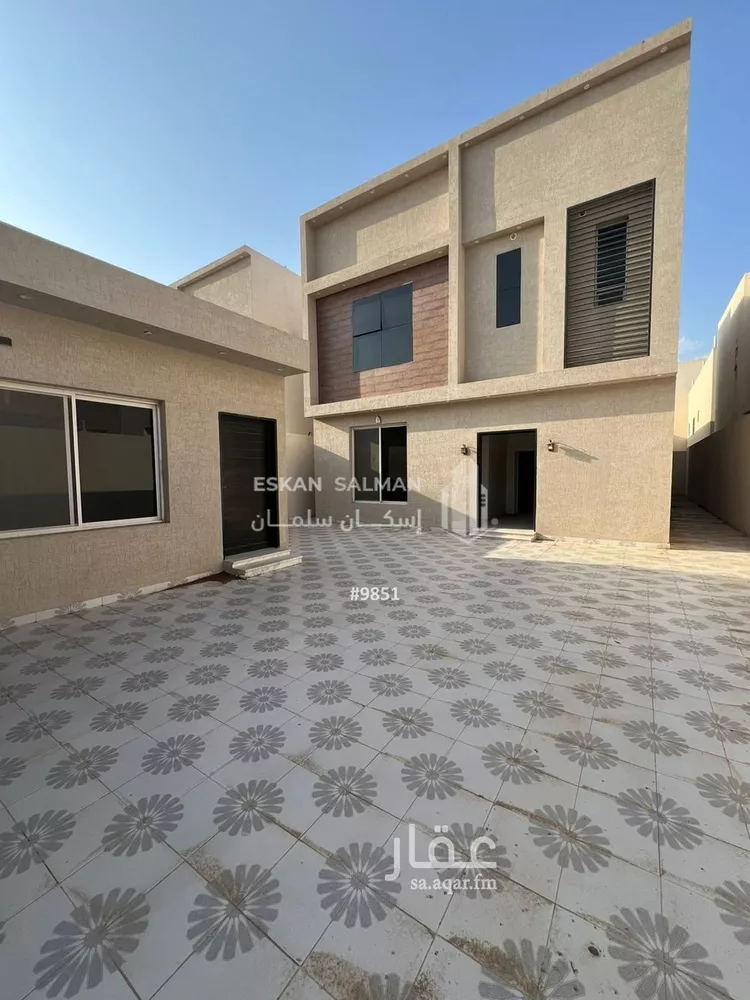 فيلا للبيع في شارع معاذ بن عفراء, حي الاحتفالات, مدينة الرس, منطقة القصيم صورة 3