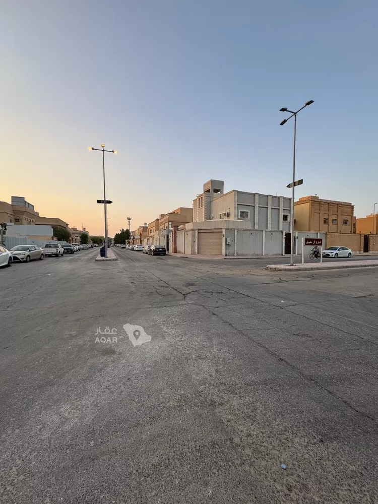 فيلا للبيع في شارع سالم, حي الخالدية, مدينة الدرعية, منطقة الرياض صورة 2