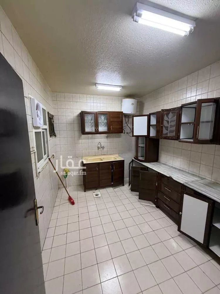 شقة للإيجار في شارع محمد بن عبدالرحمن بن مسيند, حي العاصمة, مدينة الدرعية, منطقة الرياض