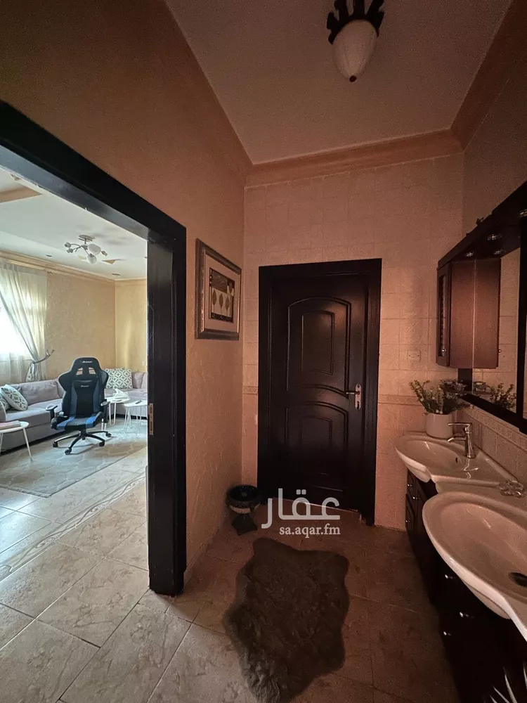 فيلا للبيع في شارع سيبويه, حي الوادي, مدينة الرياض, منطقة الرياض 17