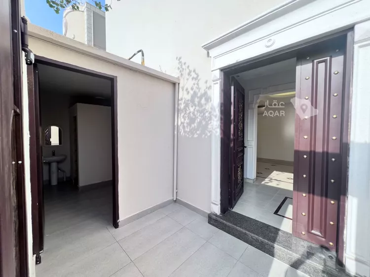 Floor for Rent in Riyadh Al Wadi 6
