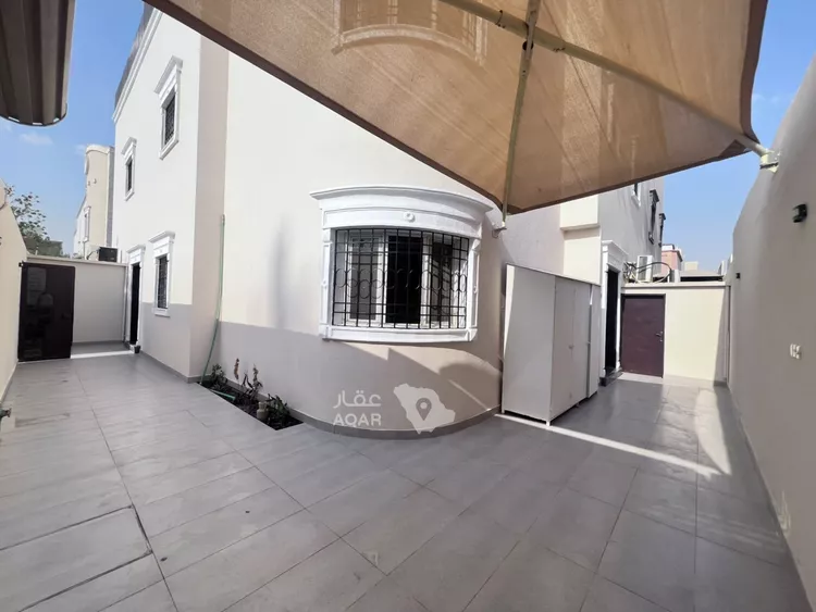 Floor for Rent in Riyadh Al Wadi
