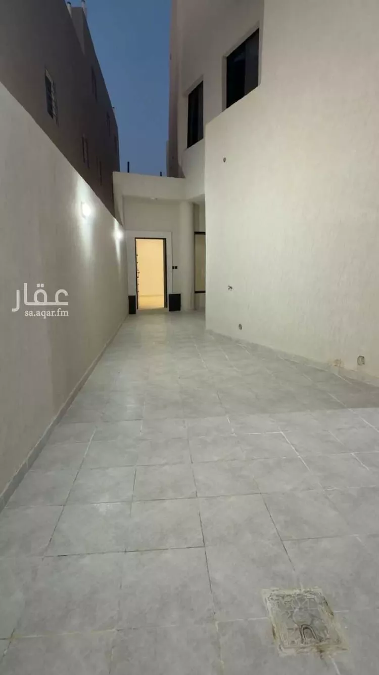 Floor for Sale in Riyadh Badr 7