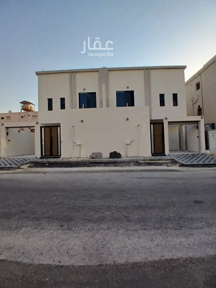 فيلا للبيع في شارع ثمامة بن بجاد العنبري, حي طيبة, مدينة الدمام, المنطقة الشرقية صورة 2