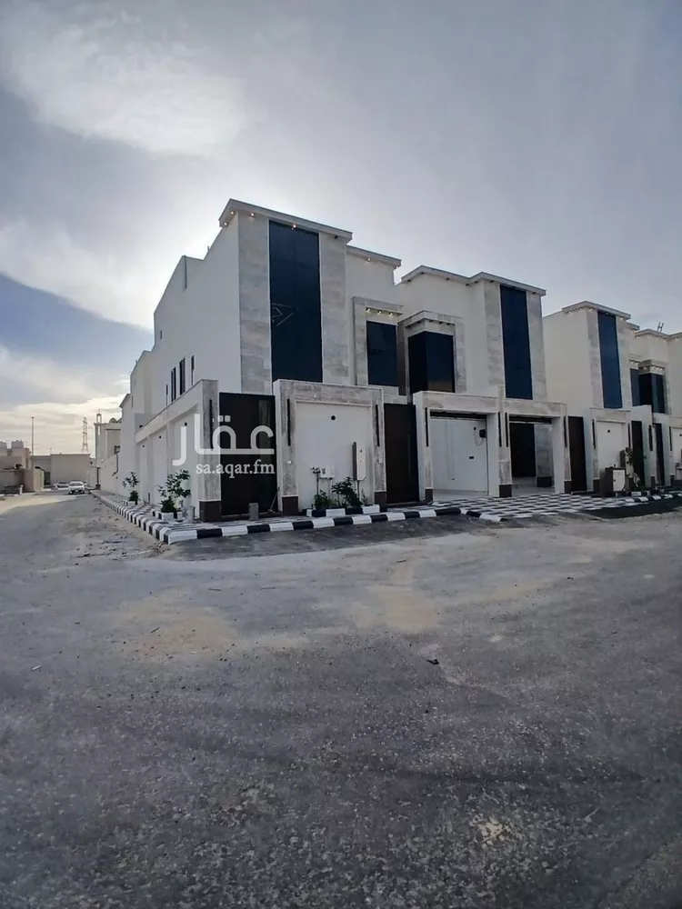 فيلا للبيع في شارع الخوارزمي, حي ضاحية الملك فهد, مدينة الدمام, المنطقة الشرقية