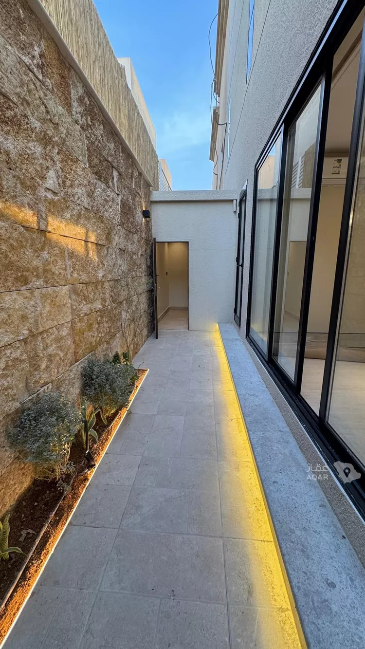 فيلا للبيع في شارع أبي زريق, حي المروج, مدينة الرياض, منطقة الرياض صورة 3