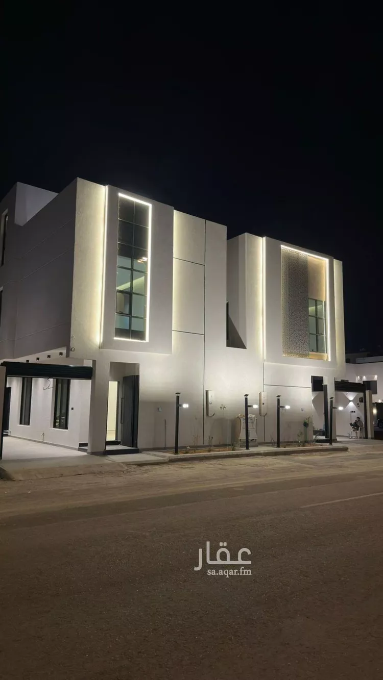 فيلا للبيع في شارع زينب بنت أبي سلمة, حي المهدية, مدينة الرياض, منطقة الرياض صورة 2
