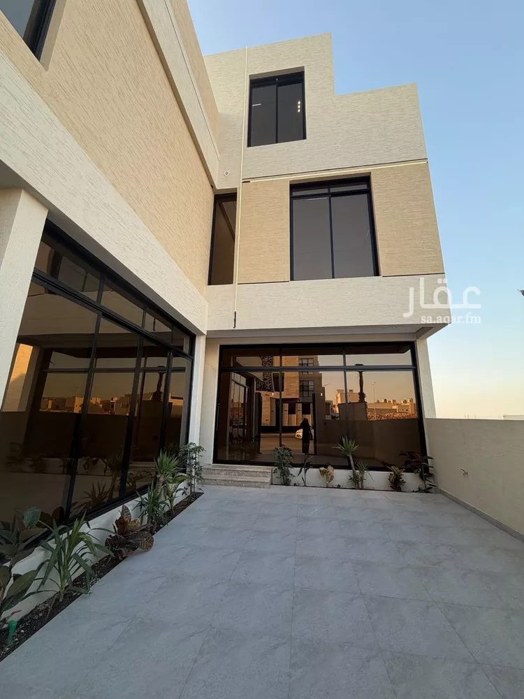 فيلا للبيع في شارع علي بن هبة الله, حي المهدية, مدينة الرياض, منطقة الرياض صورة 3