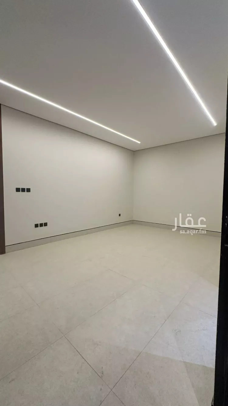 فيلا للبيع في شارع زينب بنت أبي سلمة, حي المهدية, مدينة الرياض, منطقة الرياض صورة 4