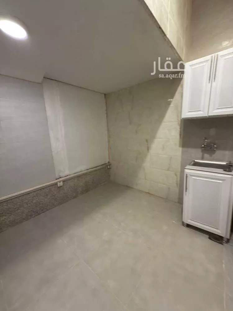 غرفة للإيجار في شارع رقم 4, حي الندى, مدينة الرياض, منطقة الرياض صورة 4