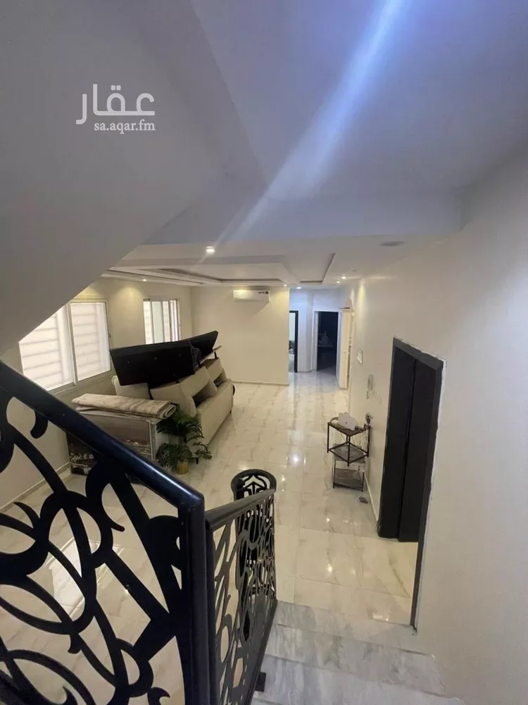 فيلا للبيع في شارع يحيى بن البناء, حي عكاظ, مدينة الرياض, منطقة الرياض صورة 3