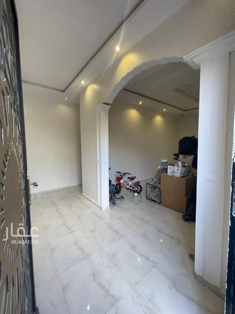 فيلا للبيع في شارع يحيى بن البناء, حي عكاظ, مدينة الرياض, منطقة الرياض