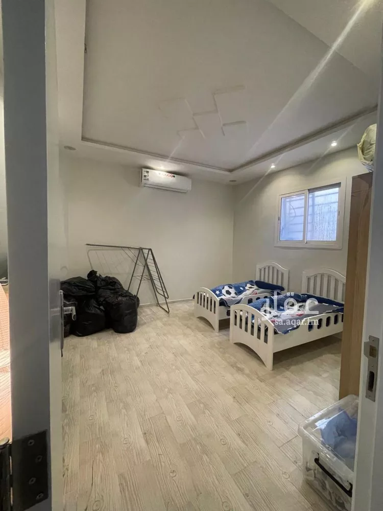 فيلا للبيع في شارع يحيى بن البناء, حي عكاظ, مدينة الرياض, منطقة الرياض صورة 2