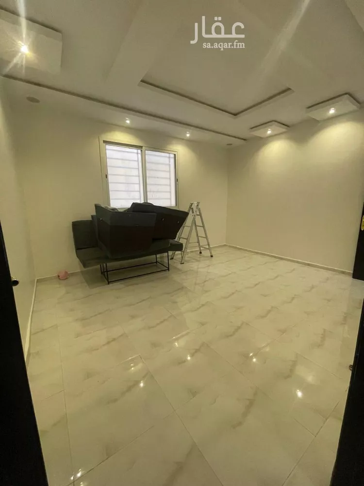 فيلا للبيع في شارع يحيى بن البناء, حي عكاظ, مدينة الرياض, منطقة الرياض صورة 4