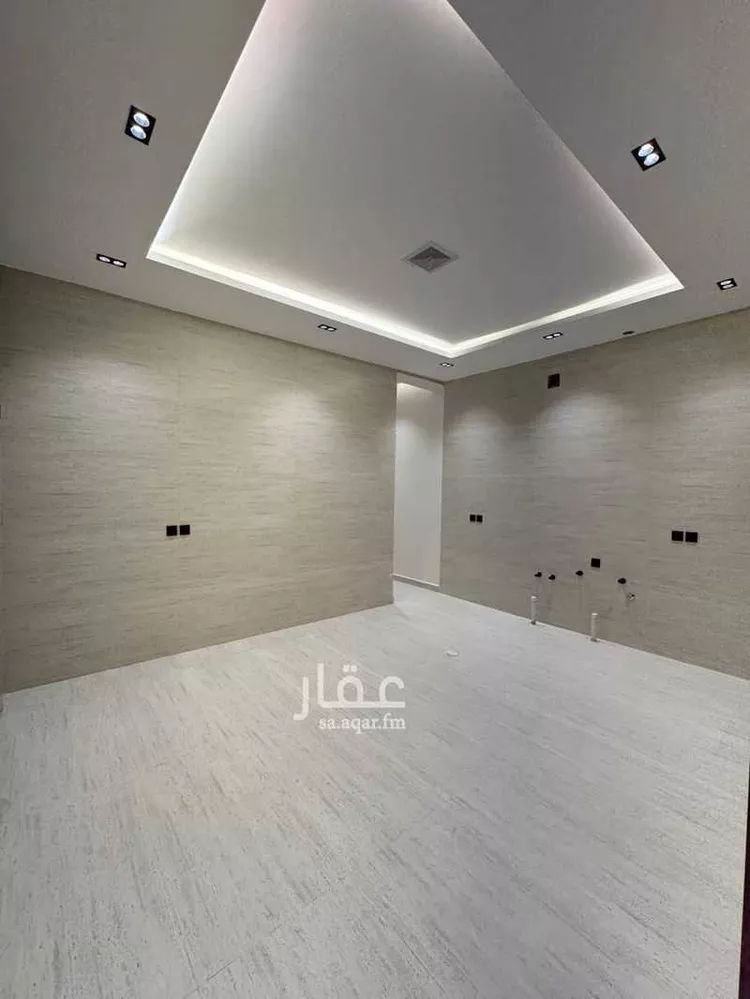 Floor for Sale in Riyadh Al Janadriyah 8